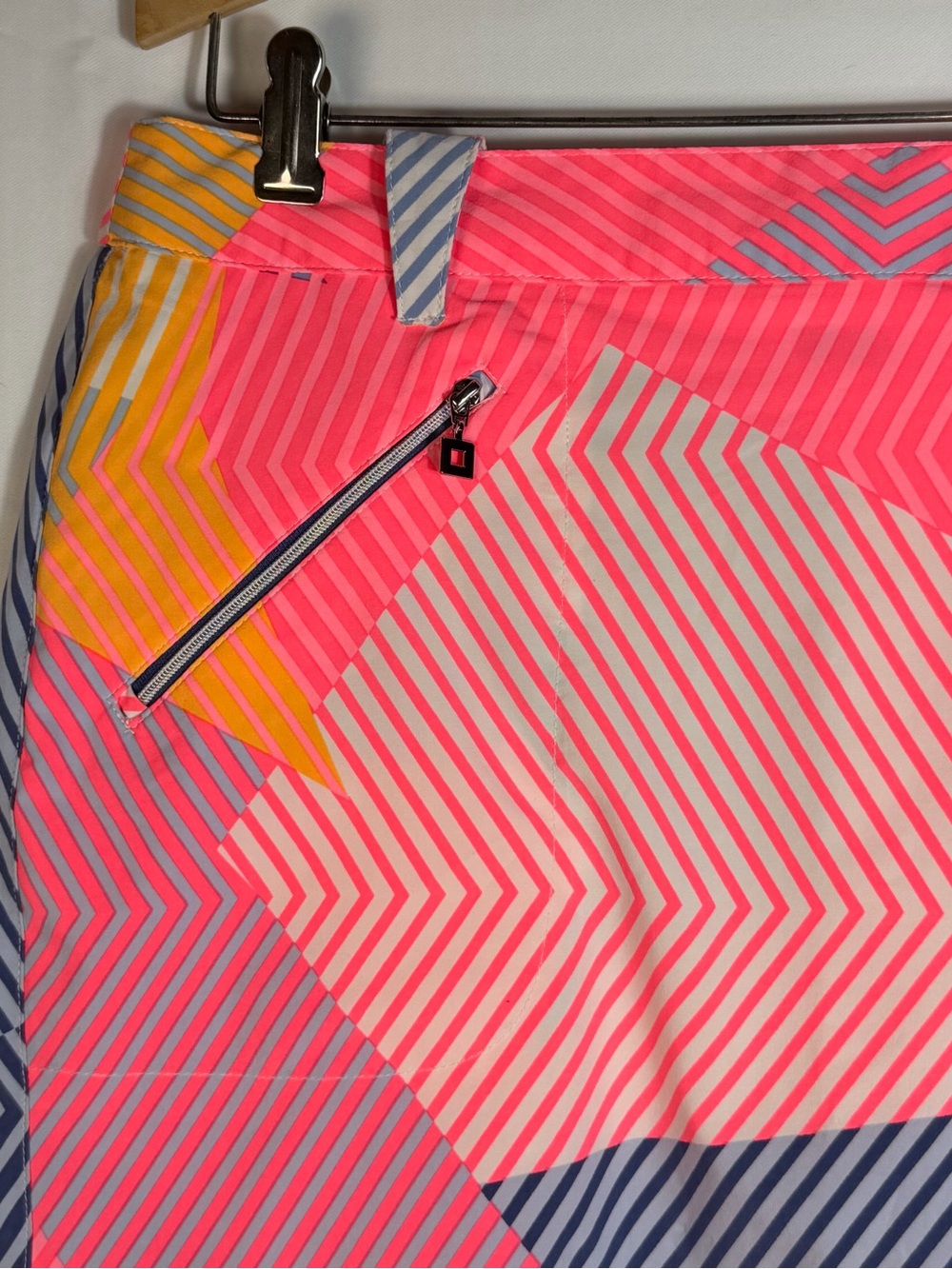 Jamie Sadock Galleria Geometric Stripe Skirt Besos Pink GEO Print Golf Tennis - Picture 2 of 9